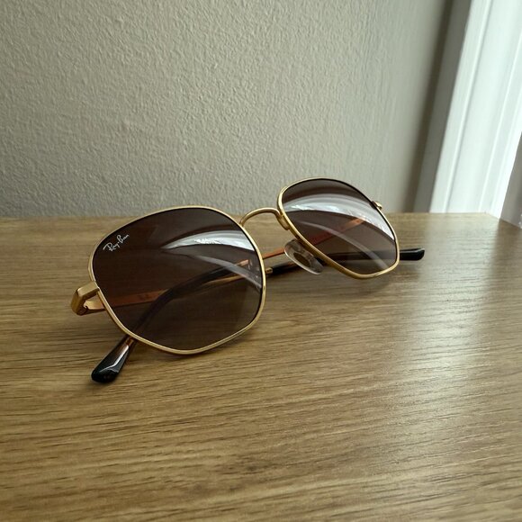 Ray-Ban Hexagonal Flat Lenses - Picture 1 of 3